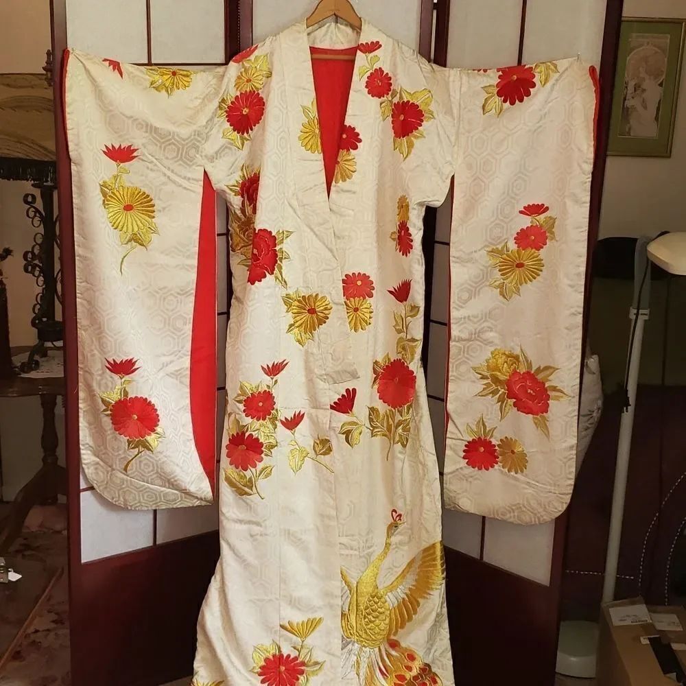VNTG Brocade Japanese Ceremonial Kimono